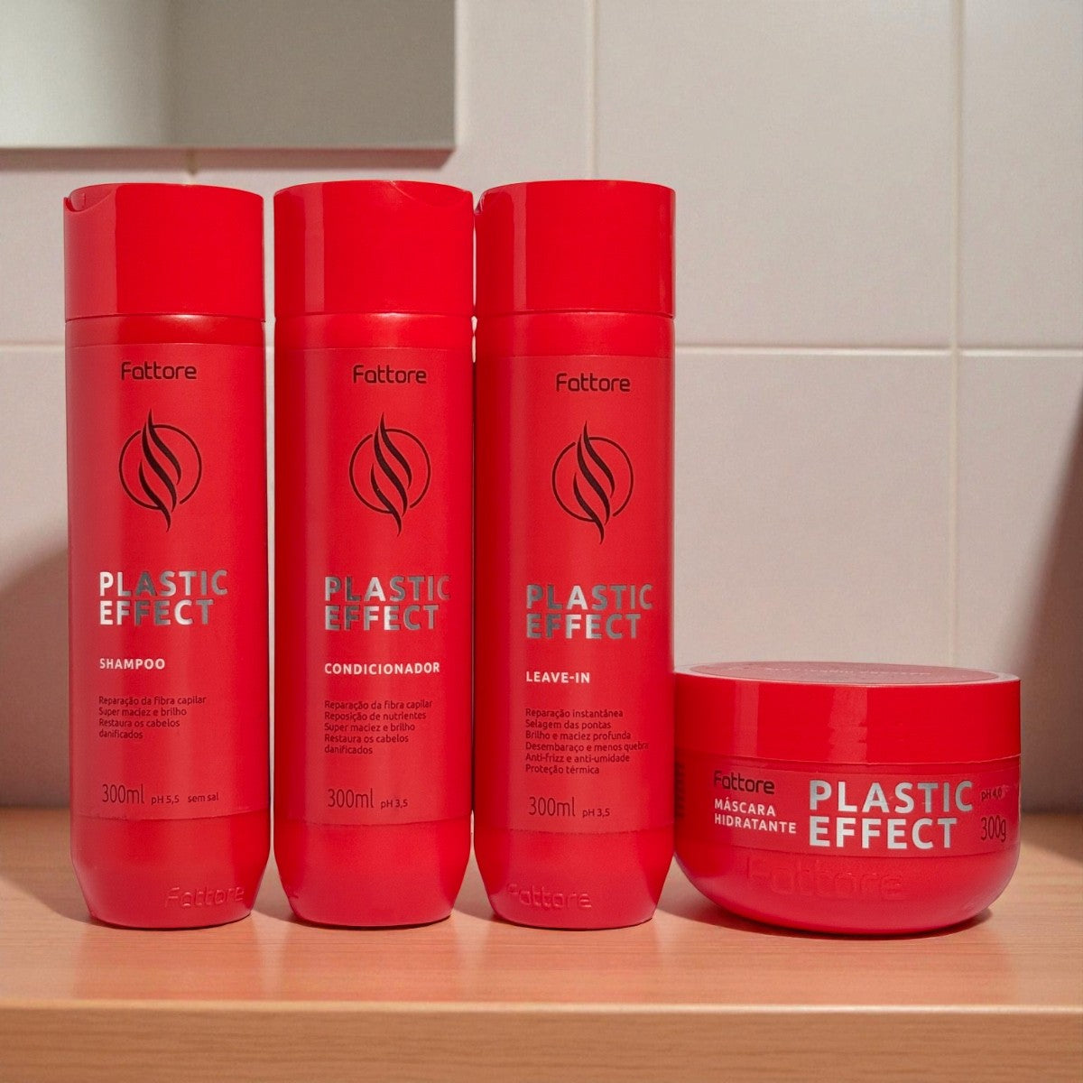 Fattore Kit Plastic Effect – Fios Alinhados com Brilho Intenso (4 Itens)